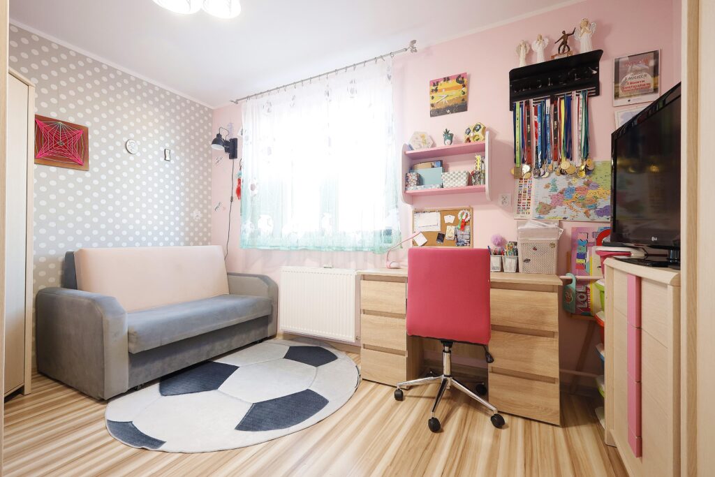 Dwustronne mieszkanie 3-pok. z kominkiem w centrum - zdjęcie 3