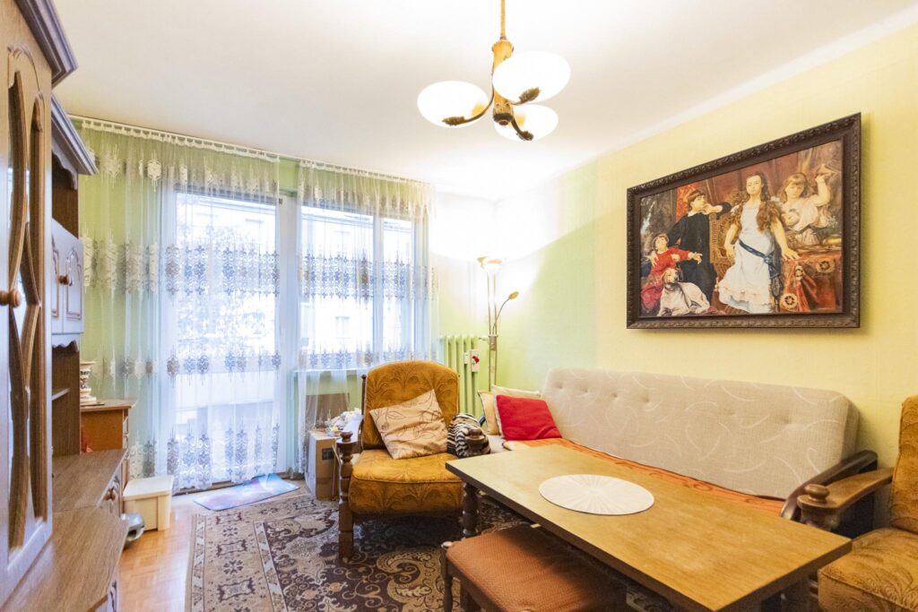 Os. Nysa Południe - drugie piętro z balkonem - zdjęcie 1