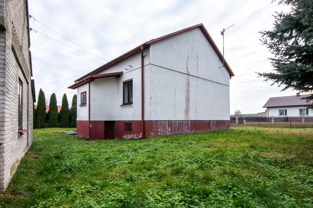 Nieruchomość z domem, gospodarstwem, lasem i polem - zdjęcie 22