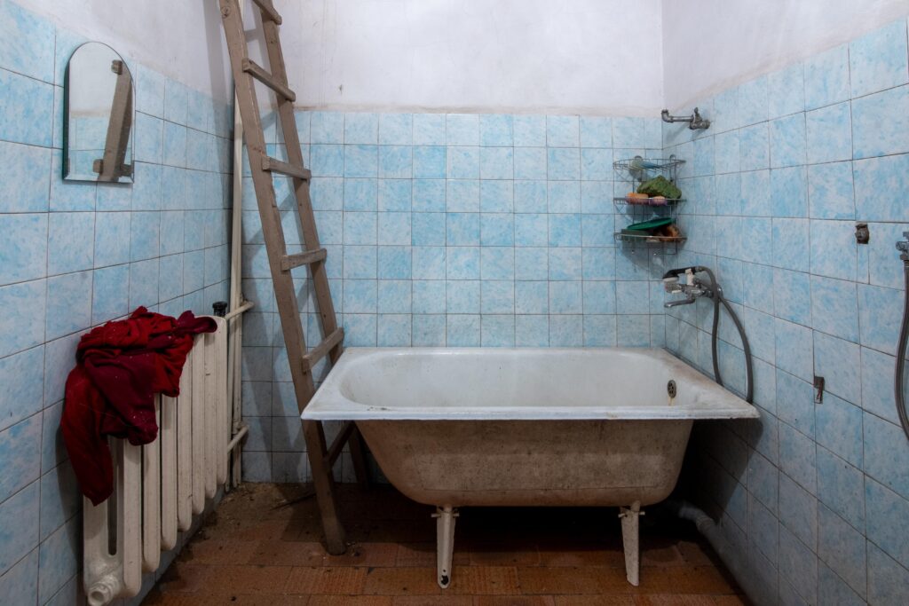 Nieruchomość z domem, gospodarstwem, lasem i polem - zdjęcie 24