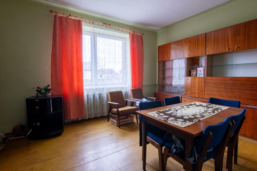 Nieruchomość z domem, gospodarstwem, lasem i polem - zdjęcie 27