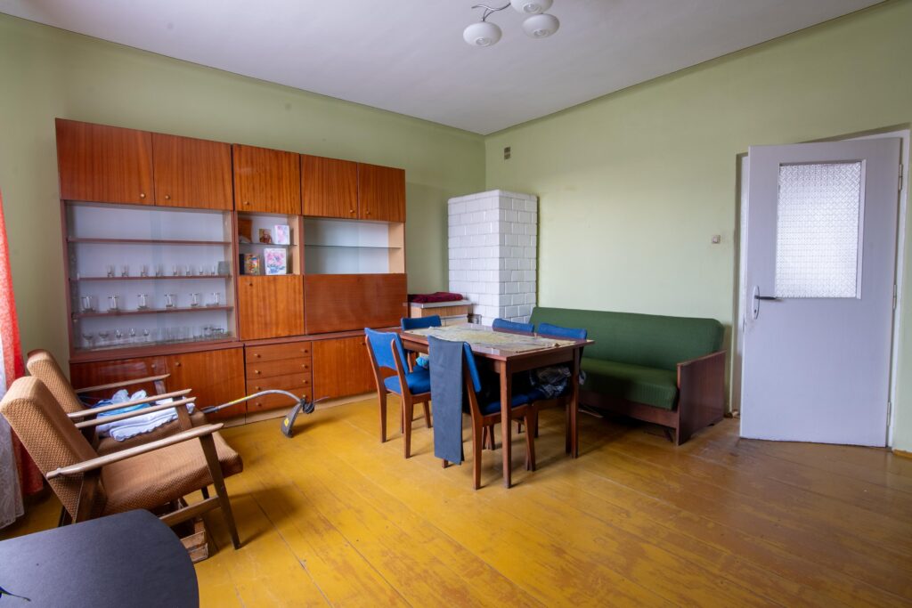 Nieruchomość z domem, gospodarstwem, lasem i polem - zdjęcie 28