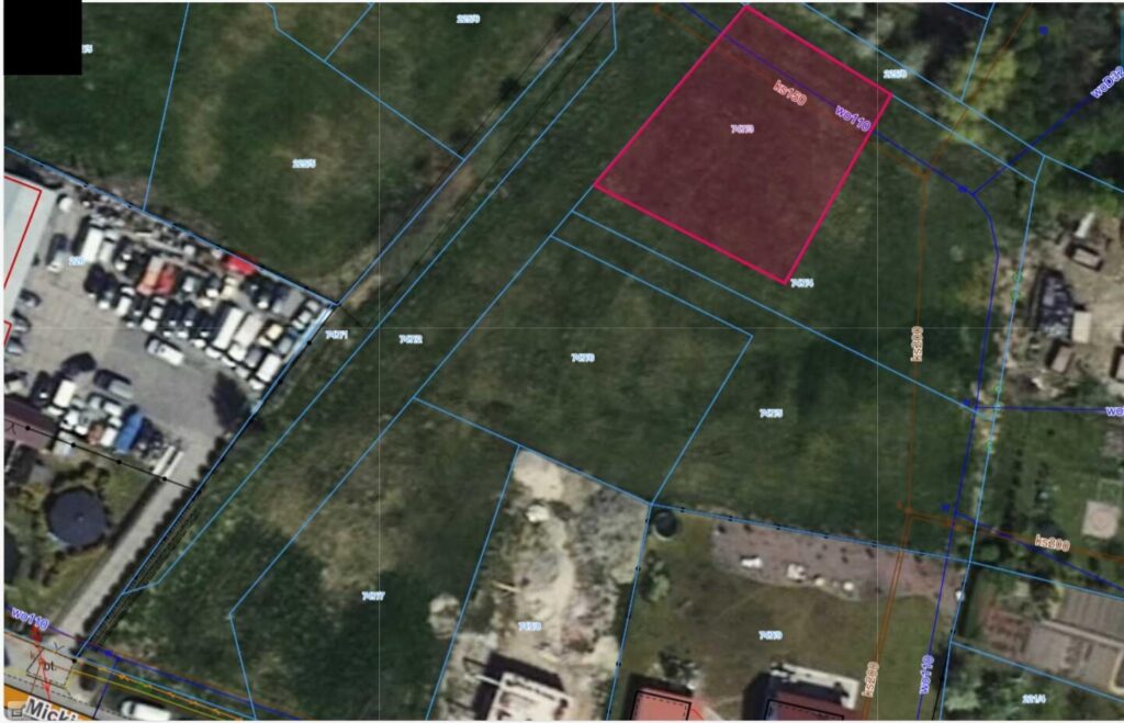 Działka na sprzedaż. Uzbrojona. - zdjęcie 1