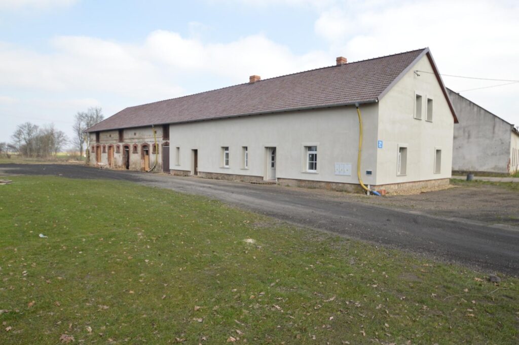 Dzialka inwestycyjno-budowlana w Dębiu - zdjęcie 1