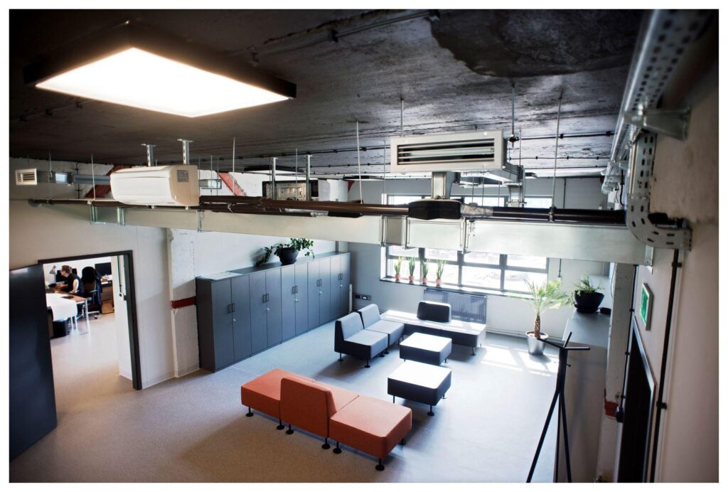 Nowoczesna powierzchnia biurowa - zdjęcie 1