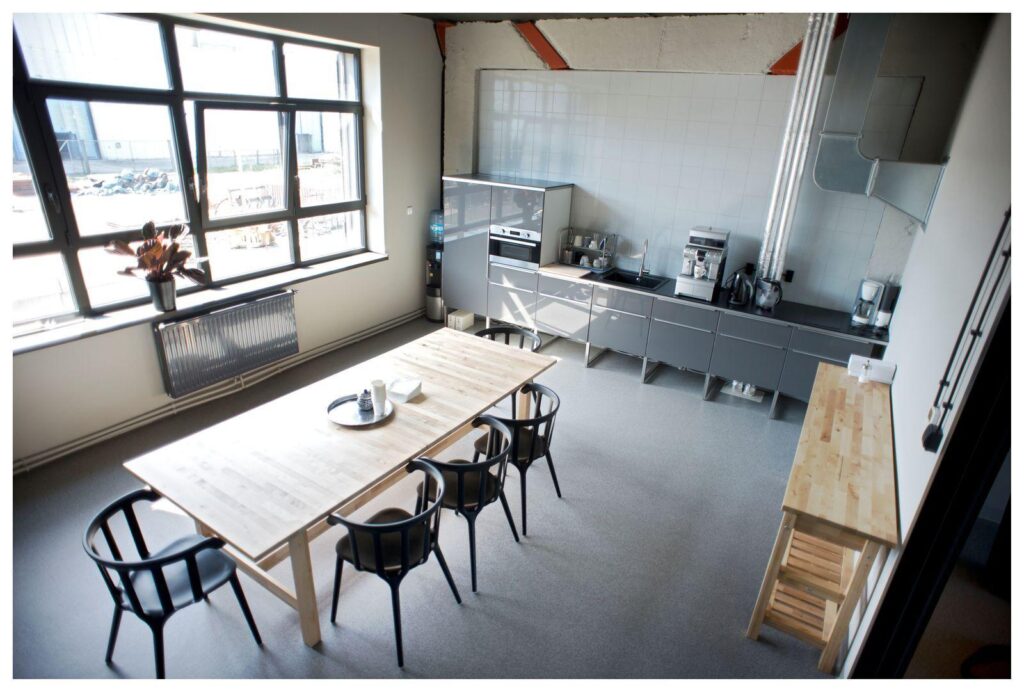 Nowoczesna powierzchnia biurowa - zdjęcie 3