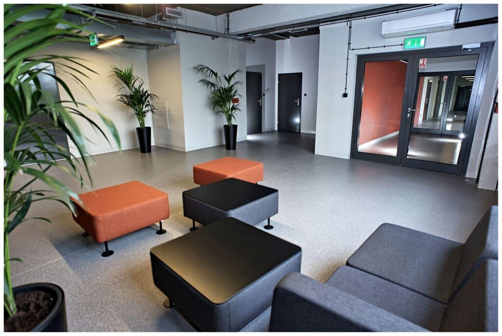 Nowoczesna powierzchnia biurowa - zdjęcie 6