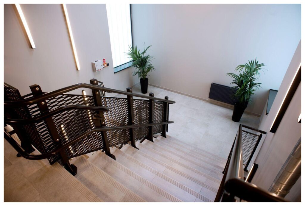 Nowoczesna powierzchnia biurowa - zdjęcie 9