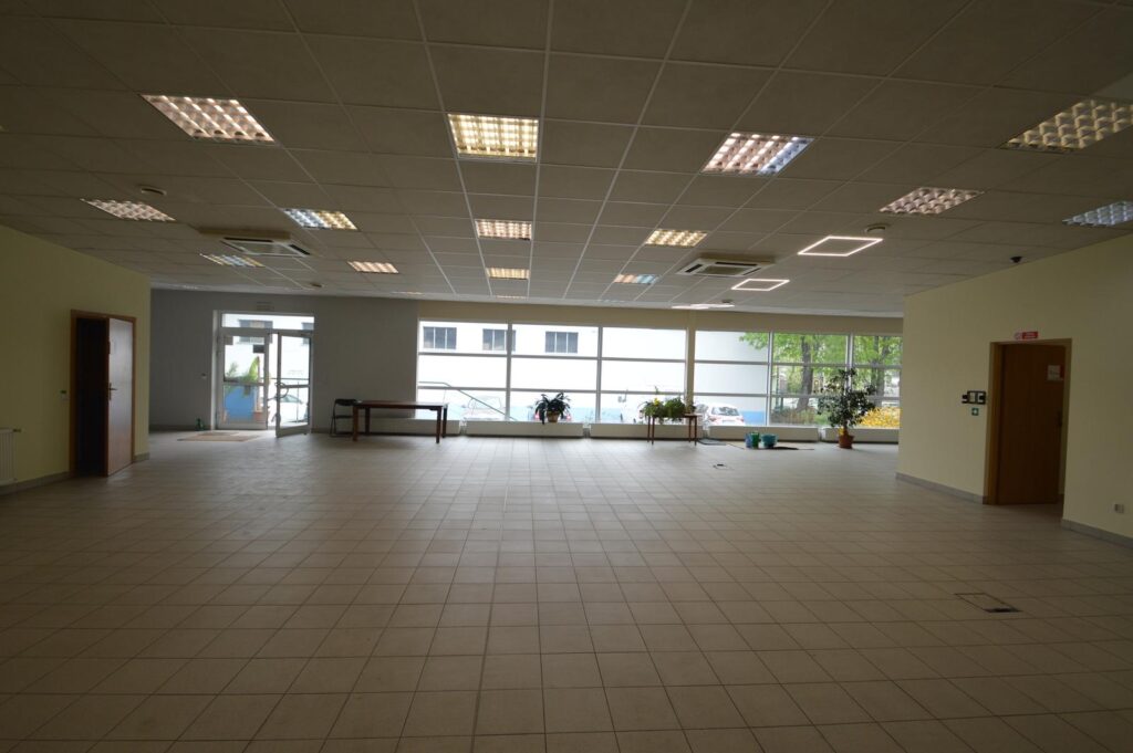 Lokal - biurowo- handlowy w spokojnej okolicy. - zdjęcie 2