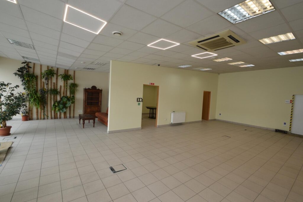 Lokal - biurowo- handlowy w spokojnej okolicy. - zdjęcie 5