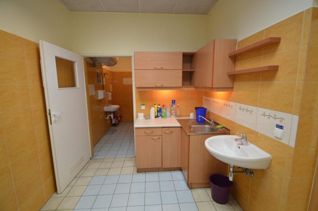 Lokal - biurowo- handlowy w spokojnej okolicy. - zdjęcie 7