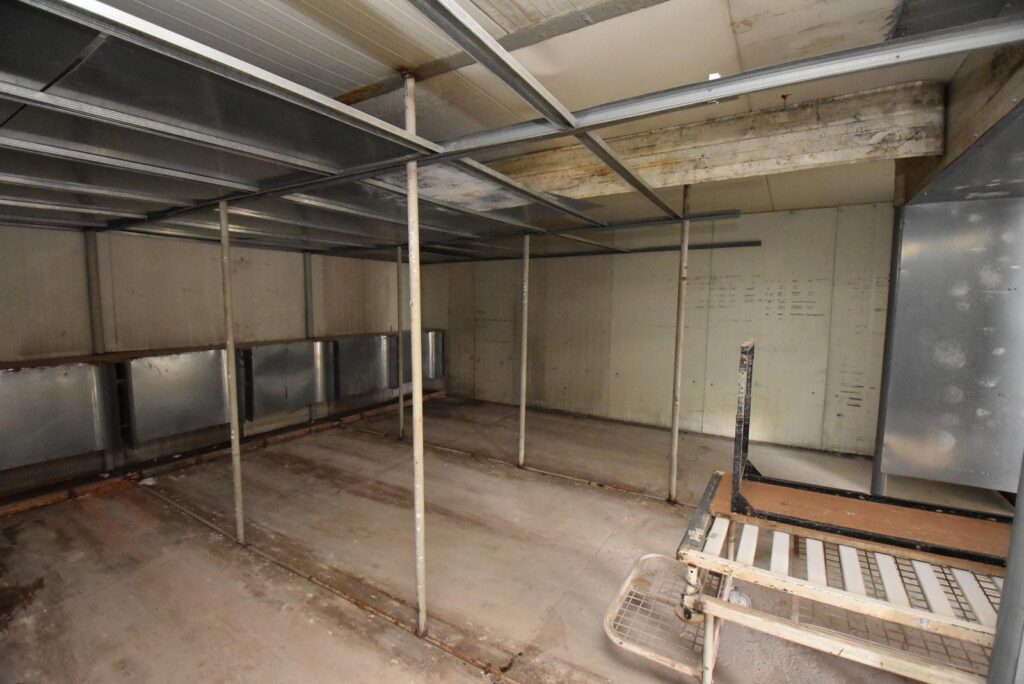 Jedna lub dwie hale - Magazny - zdjęcie 7