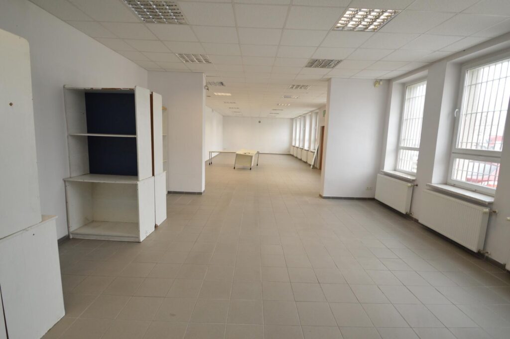 Lokal użytkowo - handlowy (biuro)  130m2 - zdjęcie 1