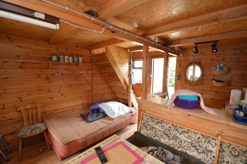 Działka budowlana  z domkiem letniskowym - zdjęcie 4