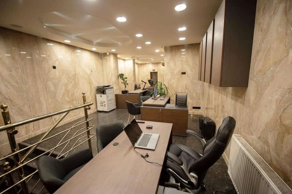 Lokal 46m2 w Centrum na parterze - zdjęcie 2