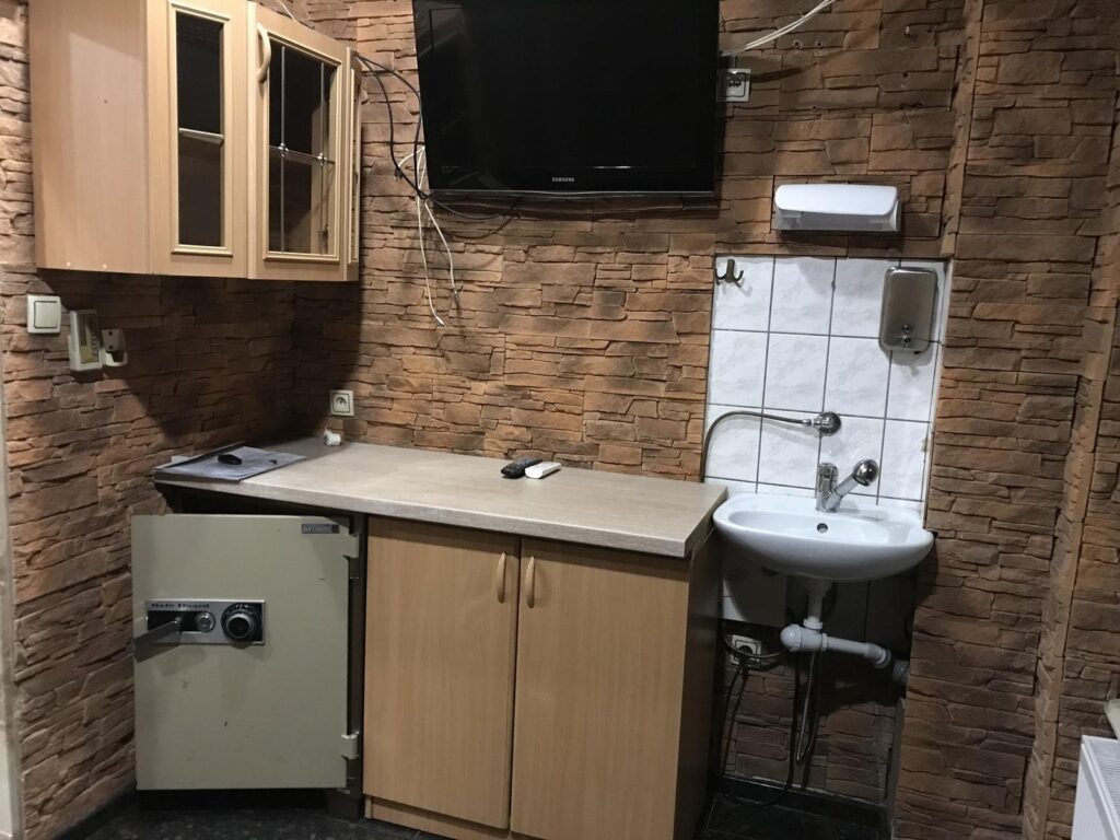 Lokal 46m2 w Centrum na parterze - zdjęcie 4