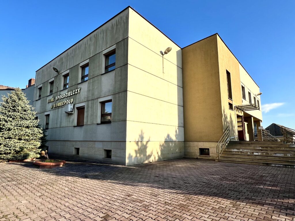 Funkcjonalny budynek w centrum Koniecpola - zdjęcie 21