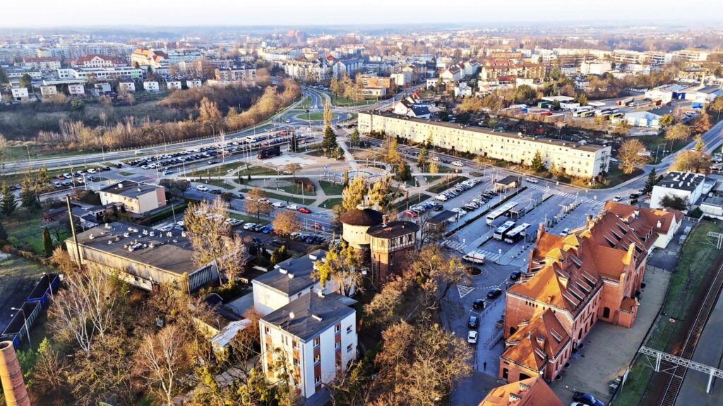Zabytkowe wieże ciśnień w pobliżu dworca w Iławie - zdjęcie 3