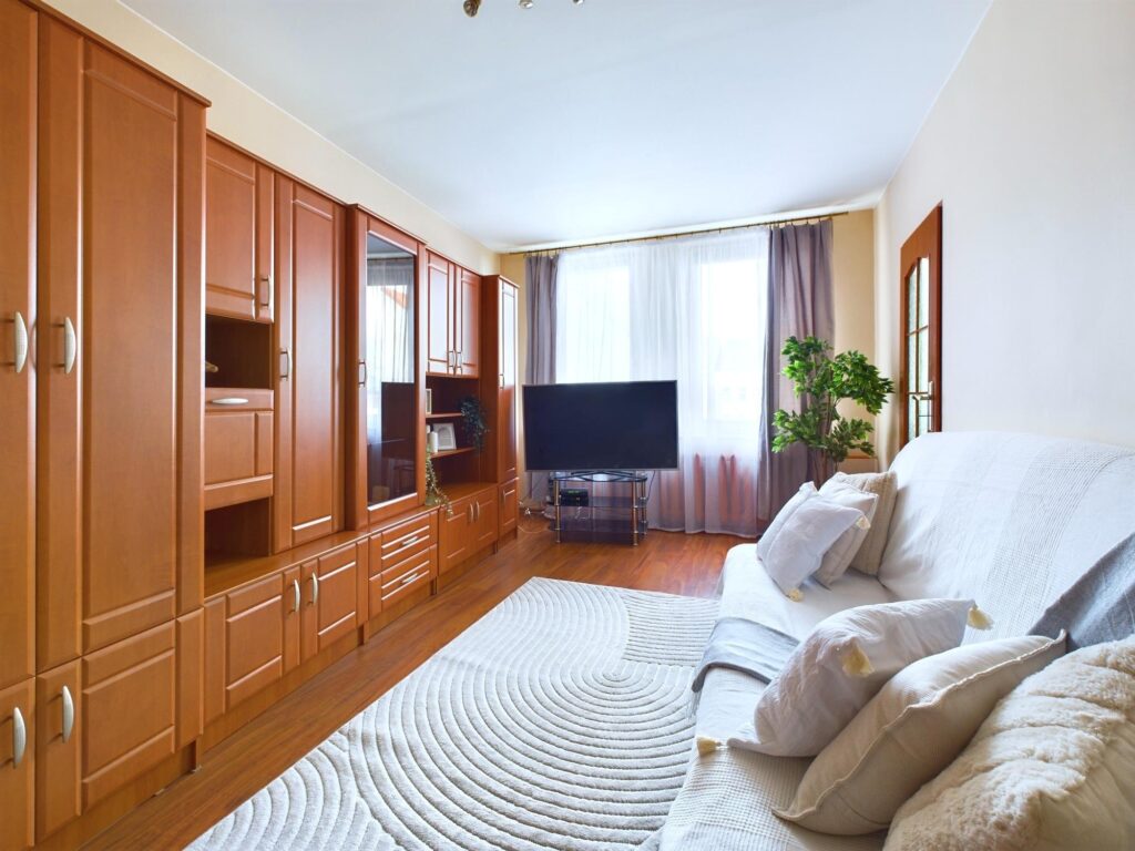 Dwupokojowe mieszkanie przy Teatrze Polskim - zdjęcie 1