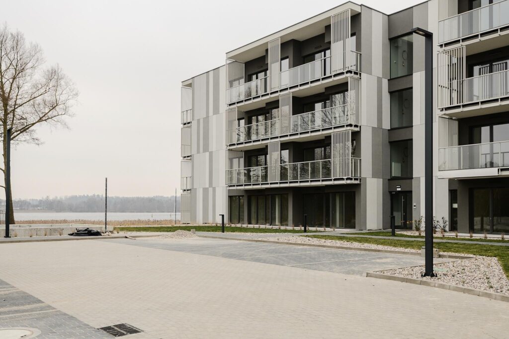 Gotowy do wprowadzenia apartament nad jeziorem - zdjęcie 19