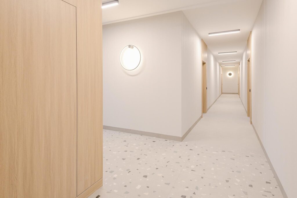 Gotowy do wprowadzenia apartament nad jeziorem - zdjęcie 22