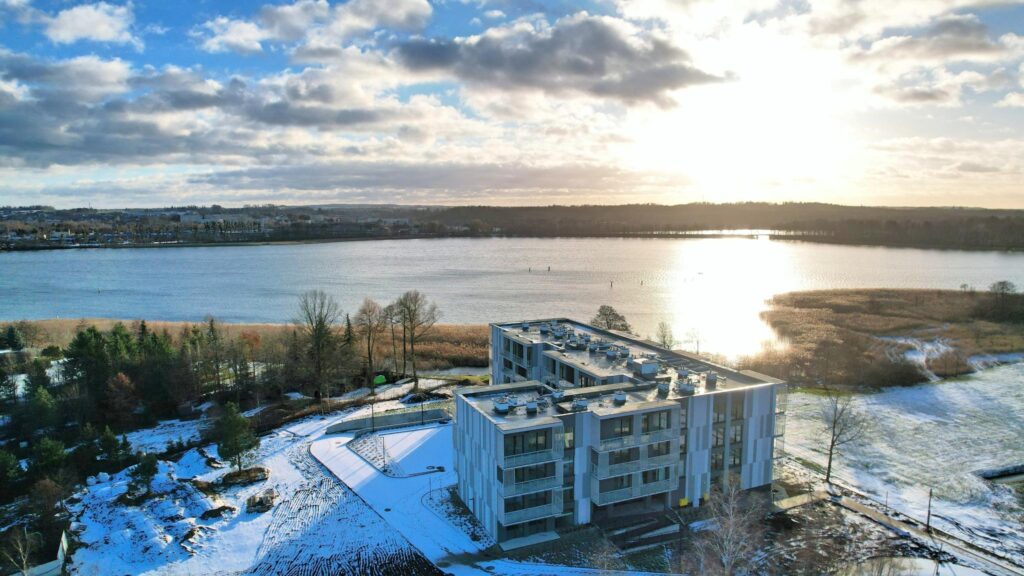Gotowy do wprowadzenia apartament nad jeziorem - zdjęcie 4