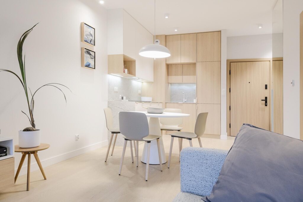 Gotowy do wprowadzenia apartament nad jeziorem - zdjęcie 20