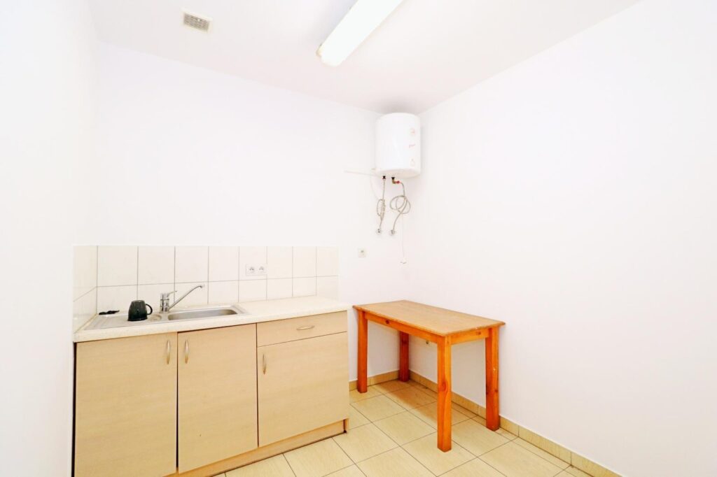 Hala magazynowa w dzielnicy przemysłowej - zdjęcie 5