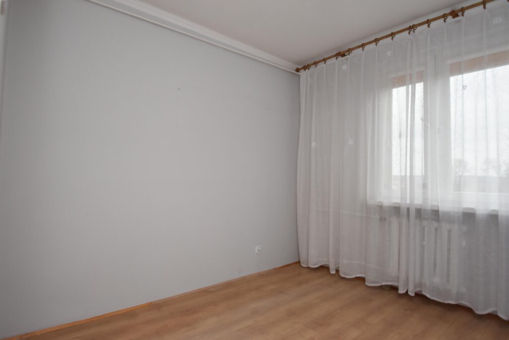 Widne i przestronne mieszkanie na 4 piętrze - zdjęcie 4