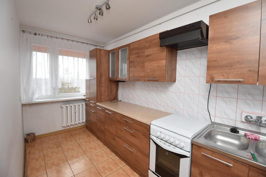 Widne i przestronne mieszkanie na 4 piętrze - zdjęcie 1