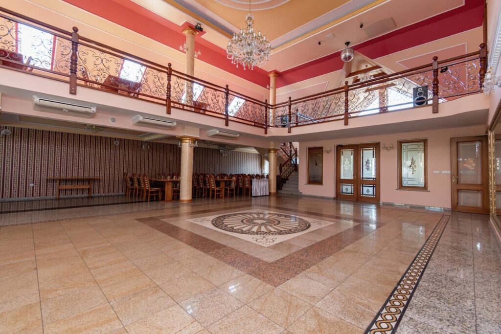 Obiekt na sprzedaż. Wesela, pizzeria, hotel - zdjęcie 2