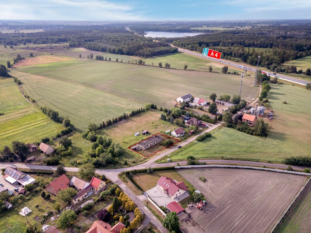 Działka z lokalem na sprzedaż, blisko autostradyA4 - zdjęcie 1