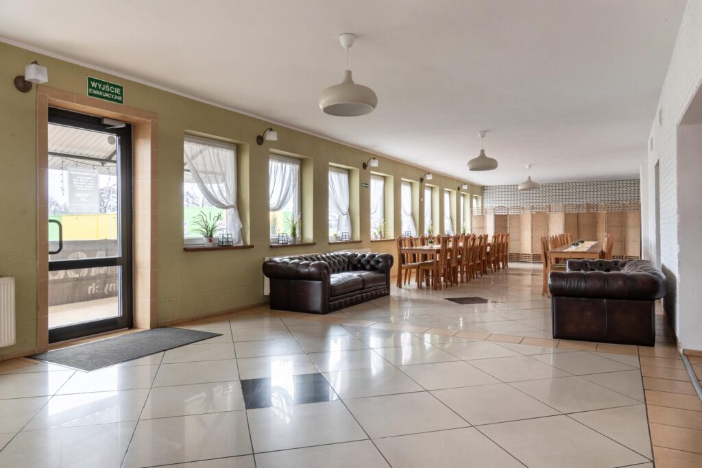 Motel na sprzedaż, pokoje pracownicze - zdjęcie 1