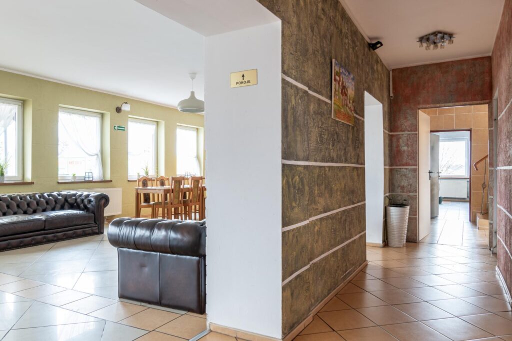 Motel na sprzedaż, pokoje pracownicze - zdjęcie 12
