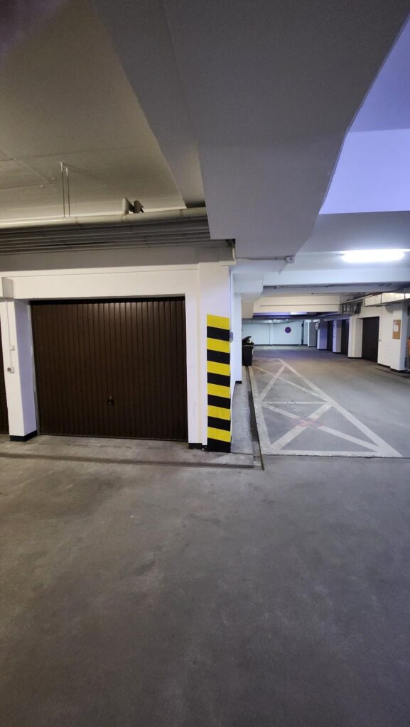Garaż podziemny w Pasażu Merkury - zdjęcie 1