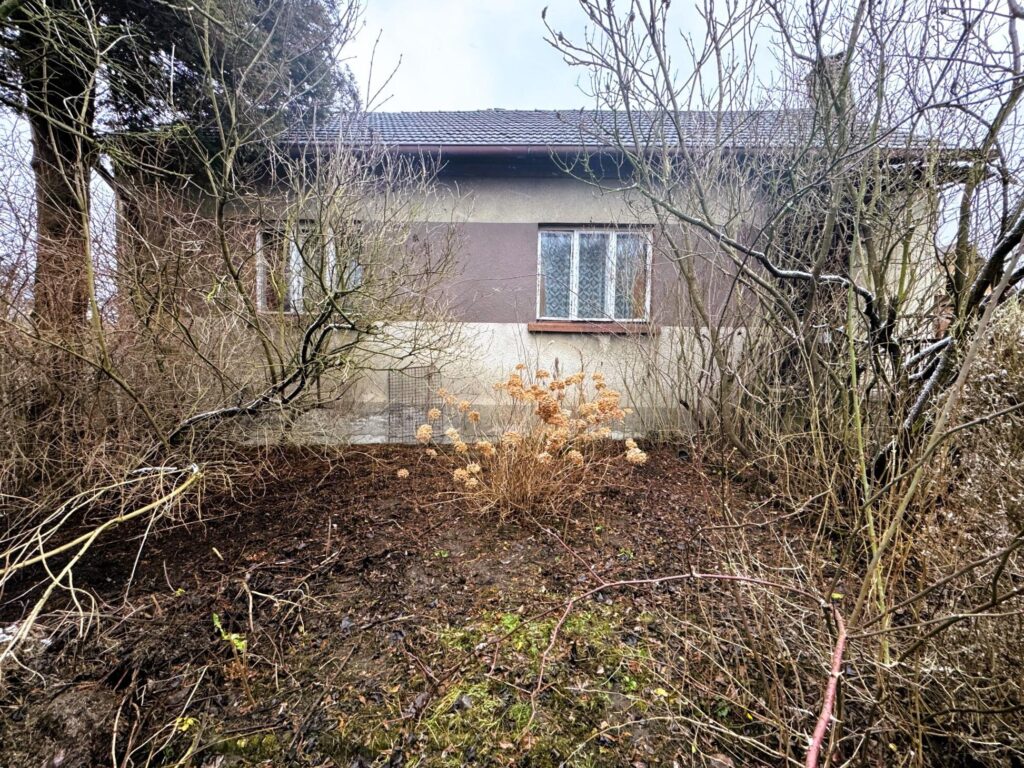 Mały domek ładnie położony blisko Zawiercia. - zdjęcie 1