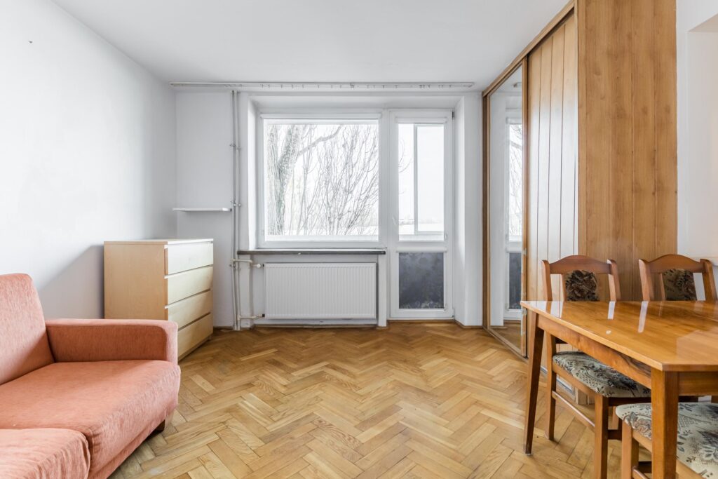 Kawalerka z potencjałem 25m2 na Hynka - zdjęcie 2