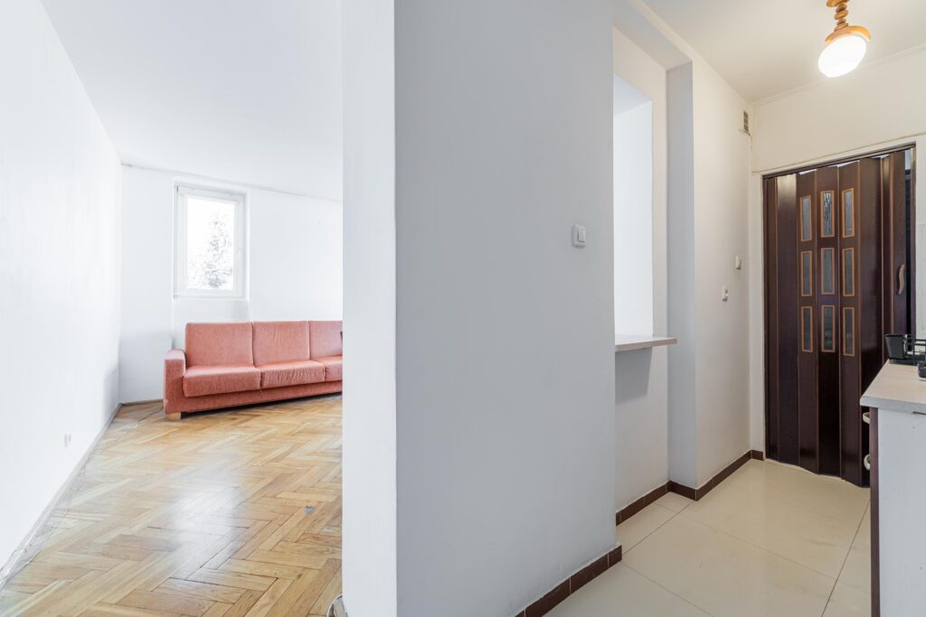 Kawalerka z potencjałem 25m2 na Hynka - zdjęcie 4