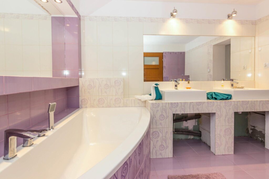 Dom nad zalewem w Michałowie na hektarowej działce - zdjęcie 16