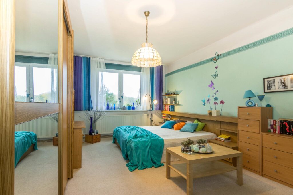 Dom nad zalewem w Michałowie na hektarowej działce - zdjęcie 20