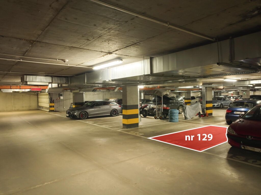 Miejsce parkingowe w hali garażowej, oddzielna KW - zdjęcie 3