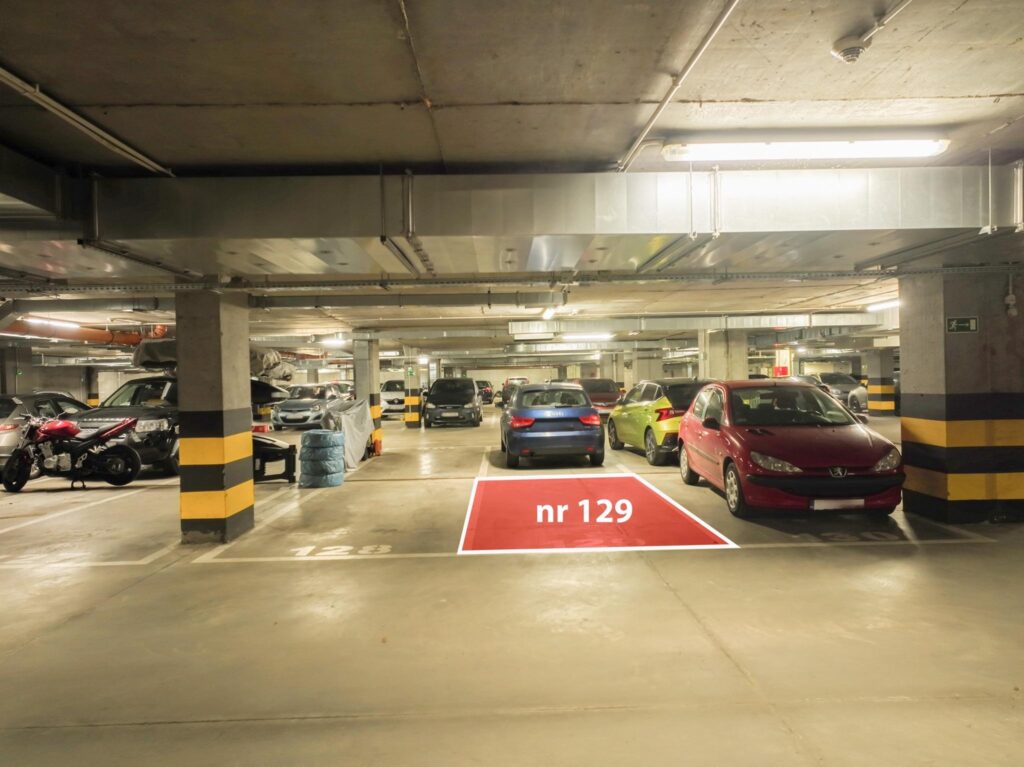 Miejsce parkingowe w hali garażowej, oddzielna KW - zdjęcie 2
