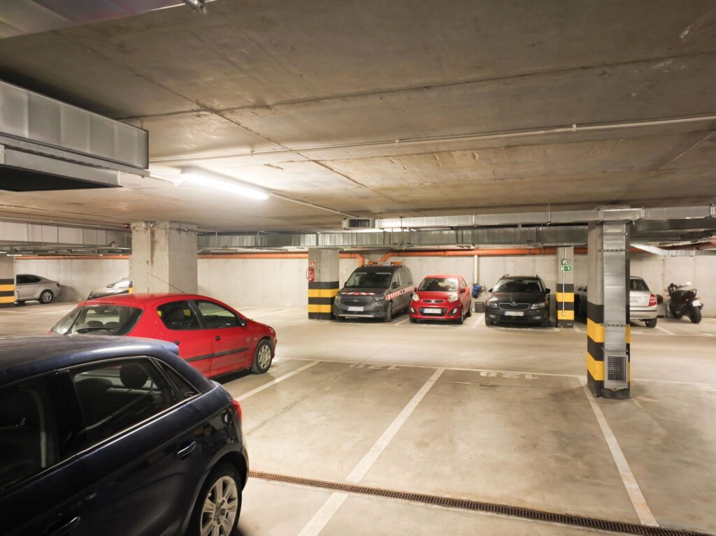 Miejsce parkingowe w hali garażowej, oddzielna KW - zdjęcie 5