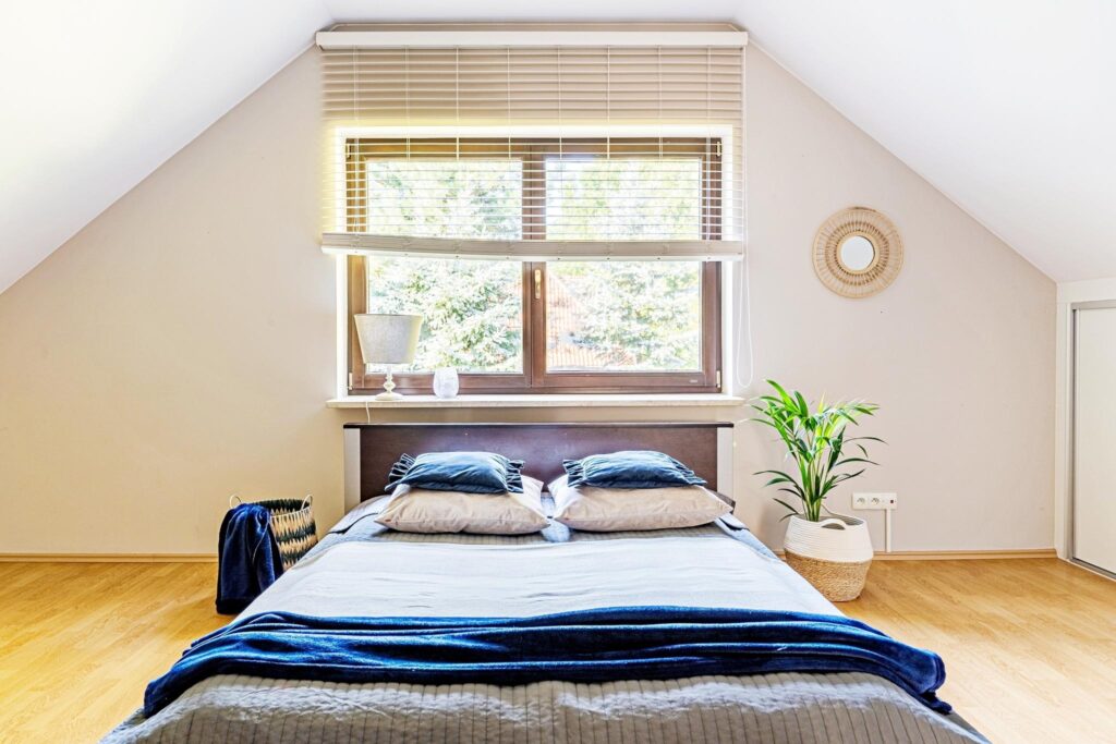 Dom wolnostojący, działka 819 m2 w Markach - zdjęcie 4