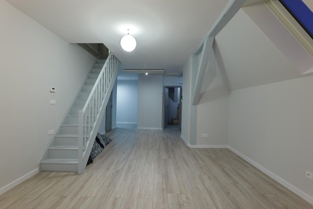 Przestronne dwupoziomowe 3M po remoncie! - zdjęcie 3