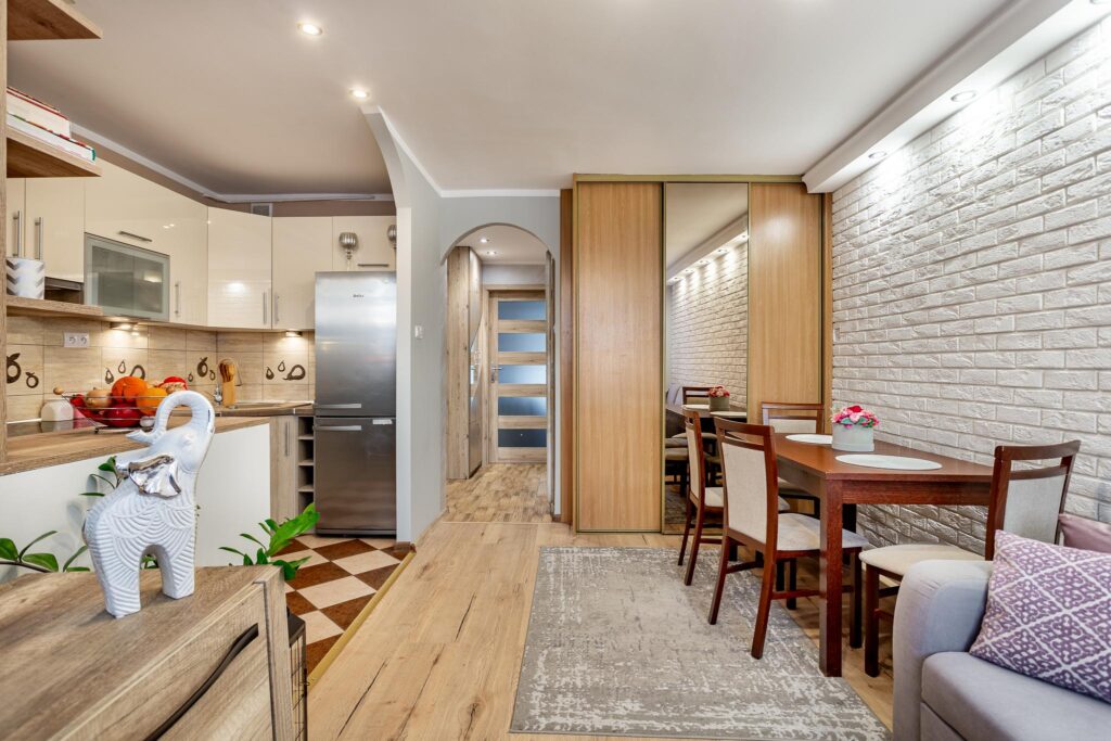 Dwa pokoje do wprowadzenia blisko centrum w Ełku - zdjęcie 1