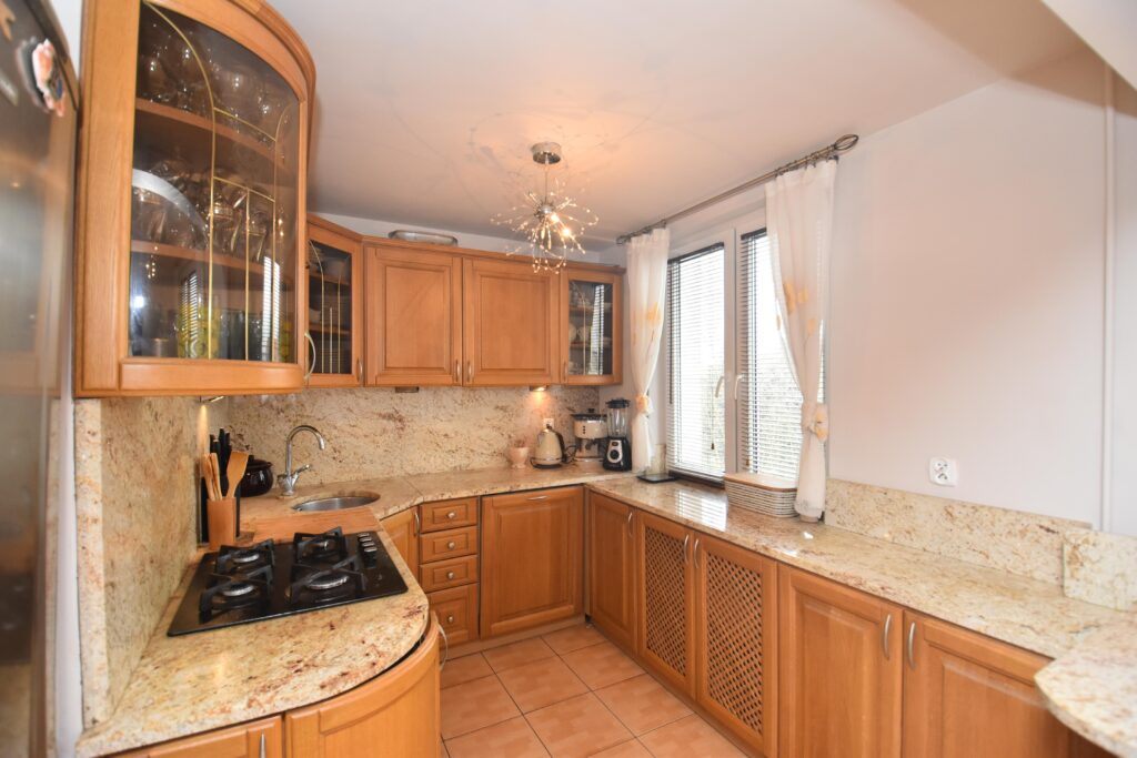 Komfortowe mieszkanie z otwartą kuchnią - zdjęcie 4