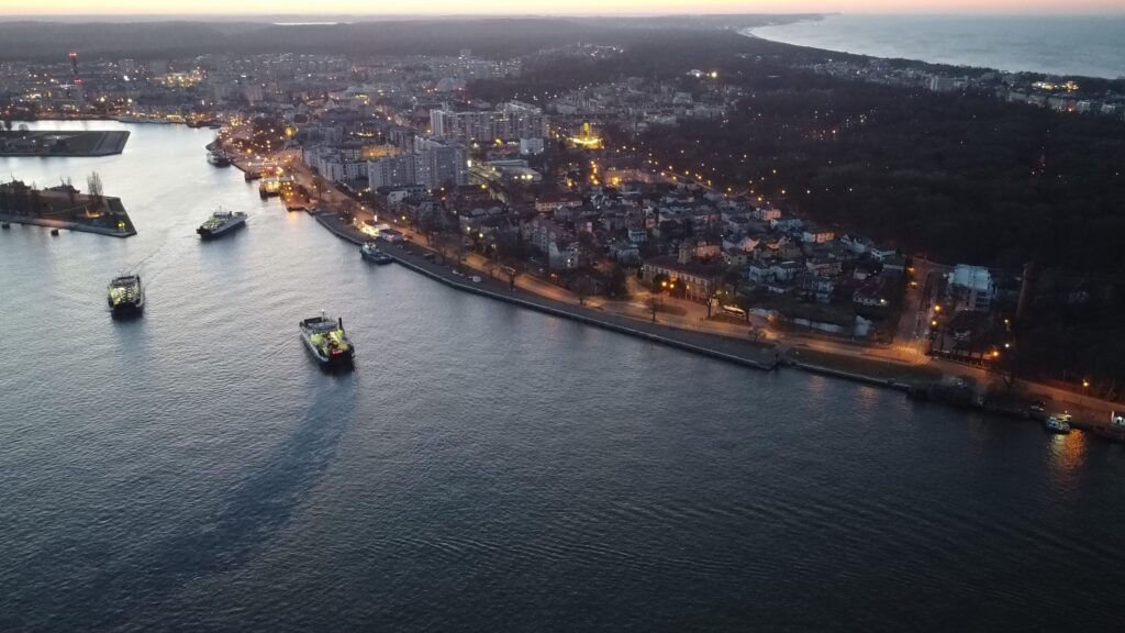 Teren pod zabudowę mieszkaniową 700 PUM. - zdjęcie 1