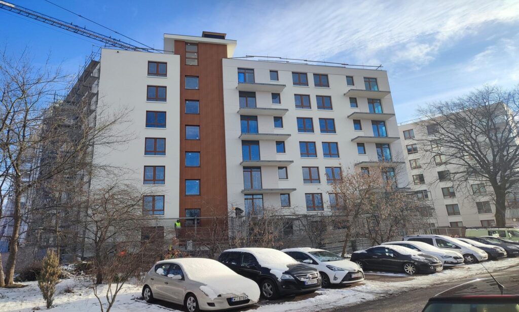 Nowoczesne 4 pokojowe mieszkanie z balkonem - zdjęcie 3