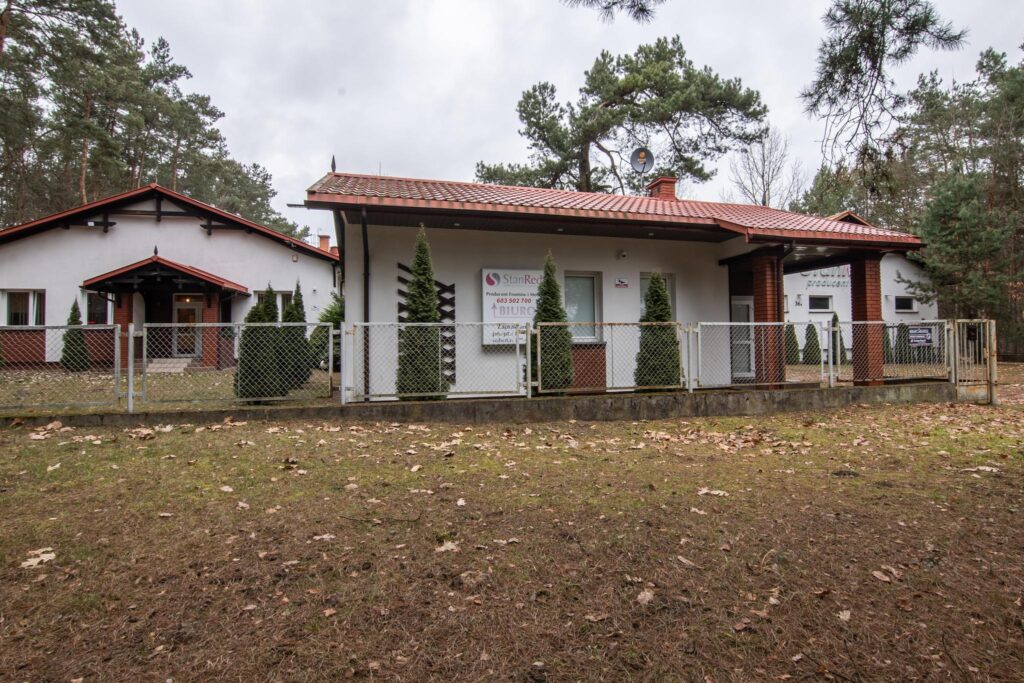 Hala produkcyjna z magazynem, biurami oraz działką - zdjęcie 30